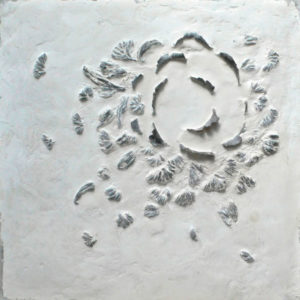 Infiniment petit 1 - 2011, bas relief sur toile, plâtre et terre cuite, 80 x 80 cm